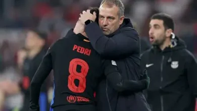 بيدري يُعطي رأيه في خط الدفاع العالي لهانسي فليك في برشلونة